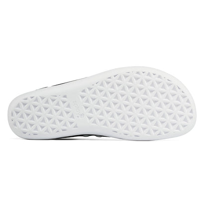 FREESTYLE 3 Coal, White sneaker outsole with Splay triangle pattern on a white background 