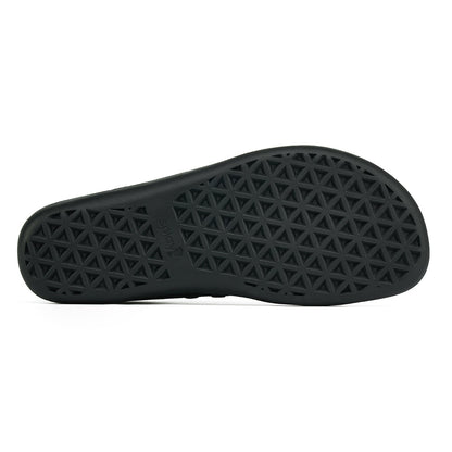 FREESTYLE 3 Jet, black sneaker outsole with Splay triangle pattern on a white background 