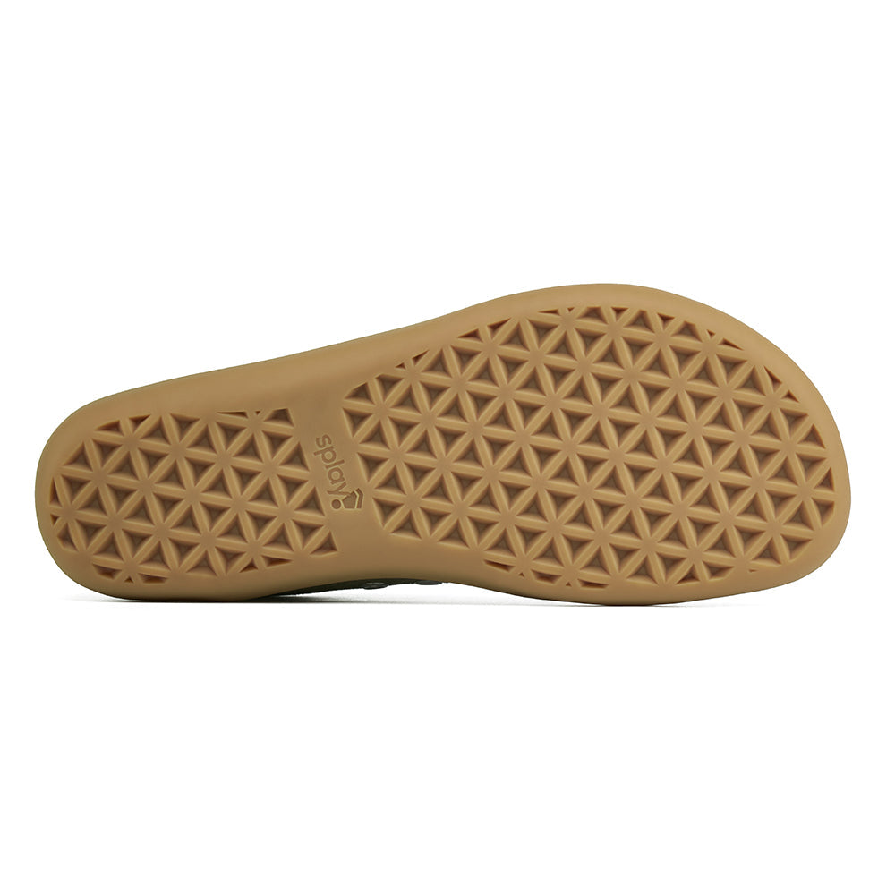 FREESTYLE 3 Pine, tan gum outsole with Splay triangle pattern on a white background 