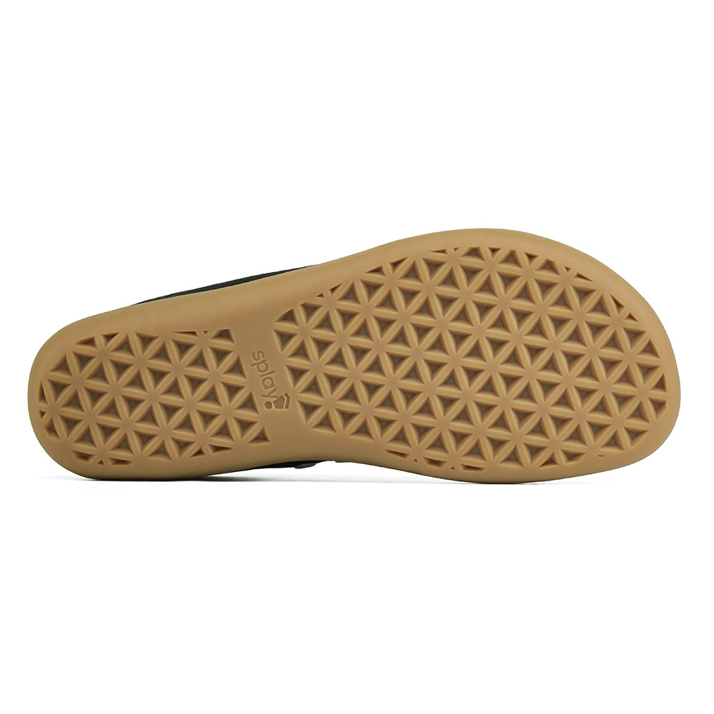FREESTYLE 3 Shale, tan gum outsole with Splay triangle pattern on a white background 